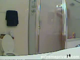 Saya 20 years sister spied pada dalam bilik mandi video
