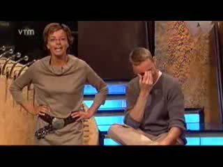 オランダ語 テレビ oops おかしい 十代の若者たち 公共 nudity ティッツ