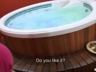 Ceco sgualdrina analyzed in jacuzzi per contante