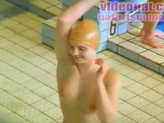 Nuda sport nuoto piscina - amatoriale voyeur