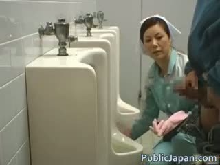 320px x 240px - Asian toilet attendant cleans wrong public bathroom Deseado adulto  orientado XXX clips, asian toilet attendant cleans wrong public bathroom  xxx sexo pelÃ­culas: 1 porno colecciÃ³n