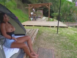 Glamping v&period;i&period;p sexo al aire libre &lpar;soldier besar zakar/batang y mariana martix&rpar;