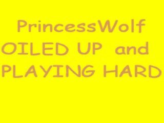 Princesswolf змащена олією masturbation 2161