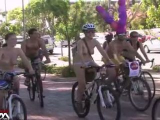 2013 nahý bike jazda south africa bez trička žena v