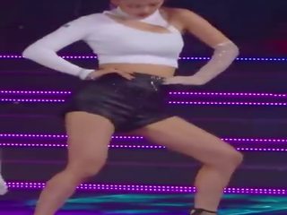 Shall We Tribute Yeji and Her Gorgeous Legs Right Now