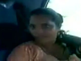 Kerala aunty gotowy do pieprzyć jej partner w a samochód