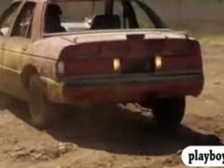 Demolition derby مع جنسي badass فاتنة و بندقية shooting