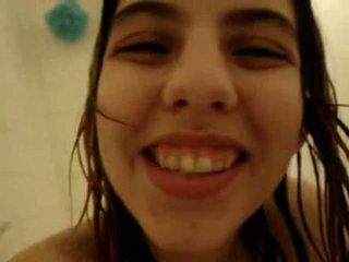 Секси тийн момиче selfvideo при баня