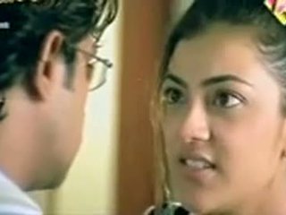 Telugu अभिनेत्री kajol agarwal दिखा बूब्स