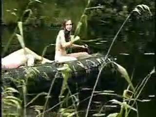 3 ホット 女の子 ヌード 女の子 で ザ· ジャングル 上の ボート のために コック hunt