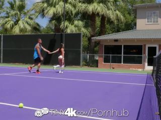 Tiny4k - tenis student lily adams është fucked nga të saj instructor