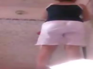 Marocaine 9ahba montre fils cul dans la salle de bain.