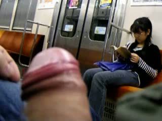 표시 그의 수탉 에 일본의 비탄 에 subway 비디오