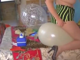 Malaikat mata plays dengan balon - 2, gratis porno b3