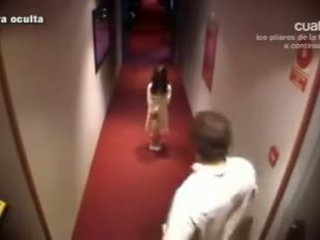 Spooky cô gái terrifies khách sạn guests trên msn video