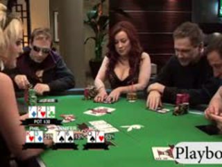 Busty babes enjoyed hrát pokerový s jejich nadržený men